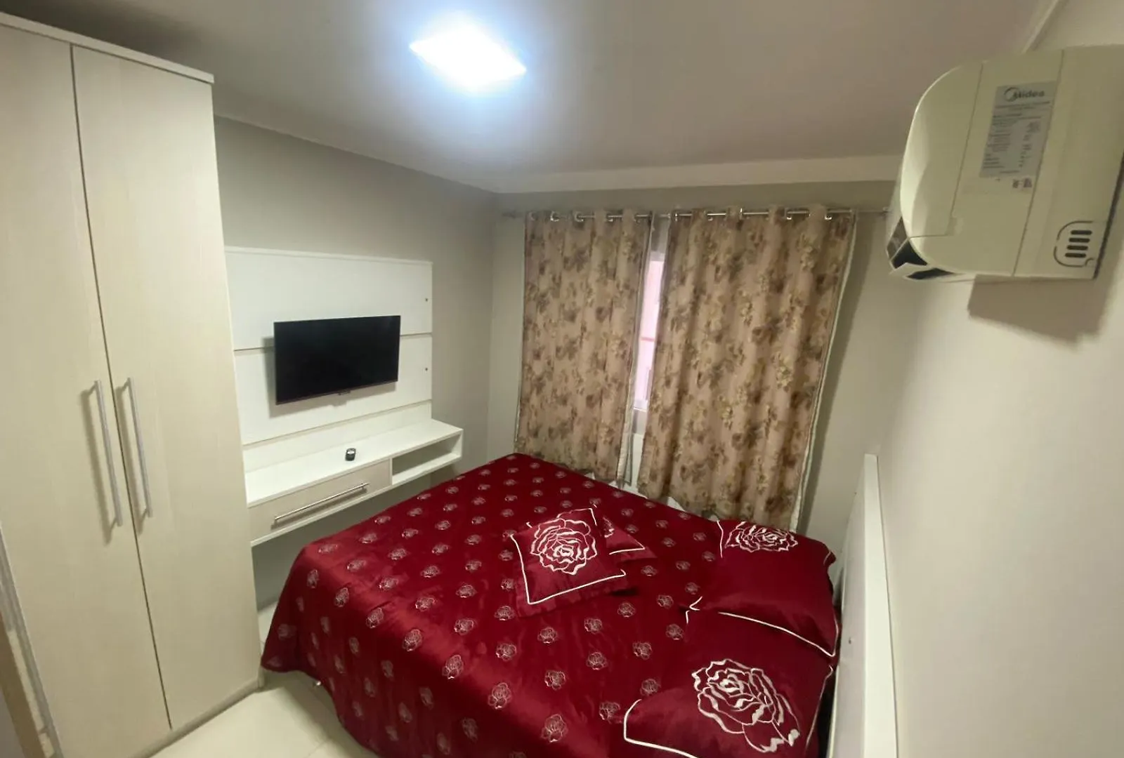 Apartamento Av. Brasil Frente Sh. Atlantico Balneario Camboriu